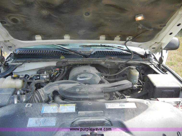image for item D4414 2001 Chevrolet Suburban K1500 SUV