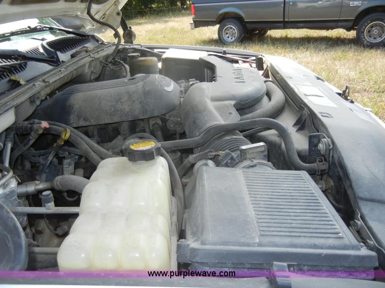 image for item D4414 2001 Chevrolet Suburban K1500 SUV