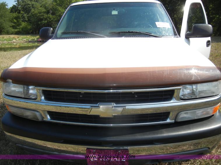 image for item D4414 2001 Chevrolet Suburban K1500 SUV