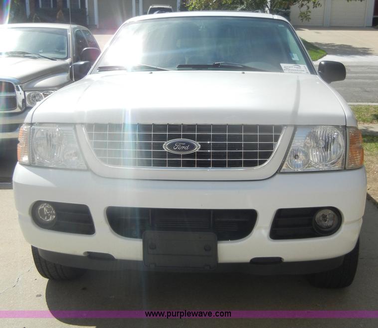 image for item D4878 2004 Ford Explorer XLT SUV