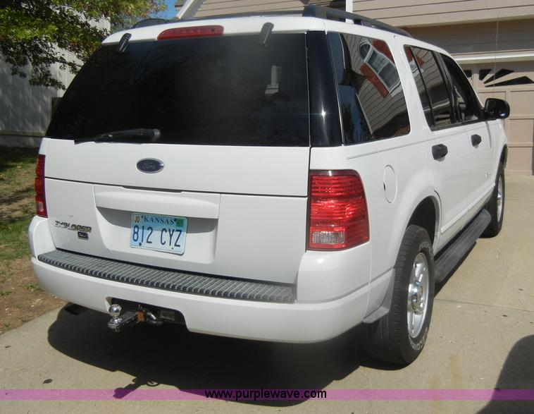 image for item D4878 2004 Ford Explorer XLT SUV