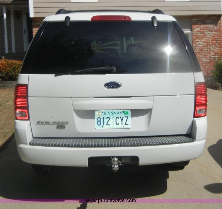 image for item D4878 2004 Ford Explorer XLT SUV