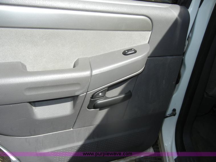 image for item D4878 2004 Ford Explorer XLT SUV