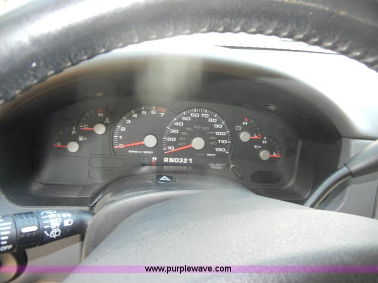 image for item D4878 2004 Ford Explorer XLT SUV