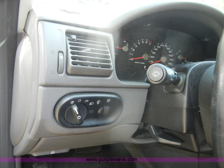 image for item D4878 2004 Ford Explorer XLT SUV