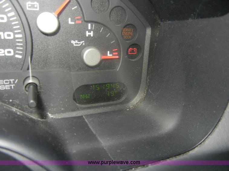 image for item D4878 2004 Ford Explorer XLT SUV