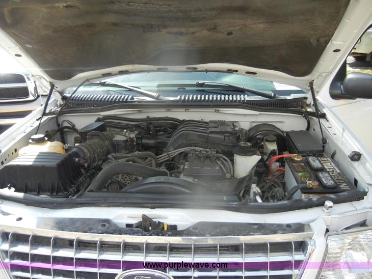 image for item D4878 2004 Ford Explorer XLT SUV