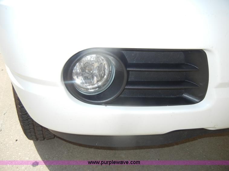 image for item D4878 2004 Ford Explorer XLT SUV