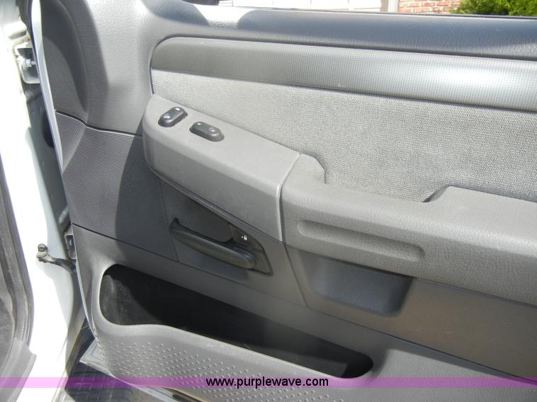 image for item D4878 2004 Ford Explorer XLT SUV