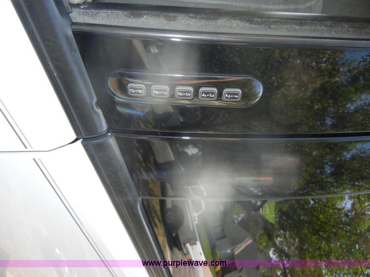 image for item D4878 2004 Ford Explorer XLT SUV