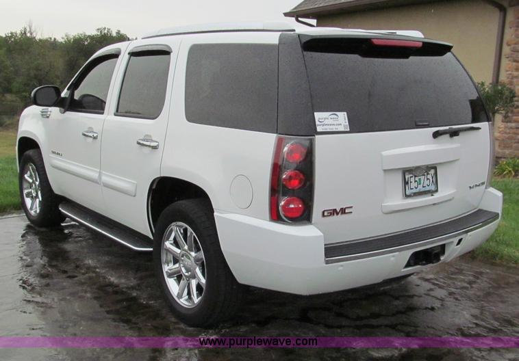 image for item E2014 2007 GMC Yukon Denali SUV