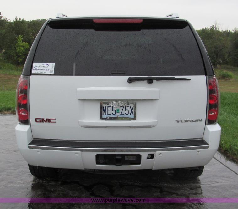 image for item E2014 2007 GMC Yukon Denali SUV