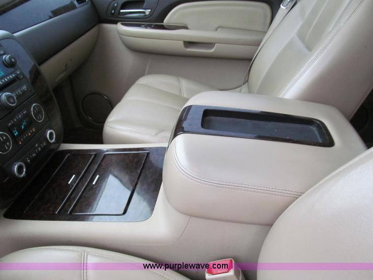 image for item E2014 2007 GMC Yukon Denali SUV