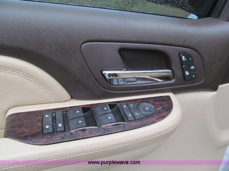 image for item E2014 2007 GMC Yukon Denali SUV