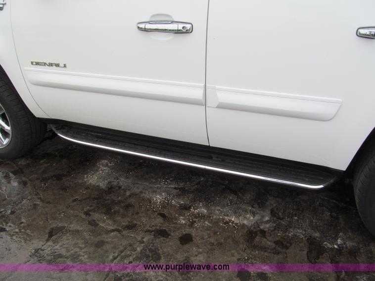 image for item E2014 2007 GMC Yukon Denali SUV