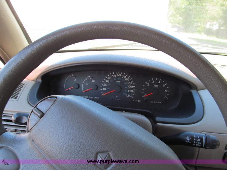 image for item E2175 1995 Plymouth Neon Highline