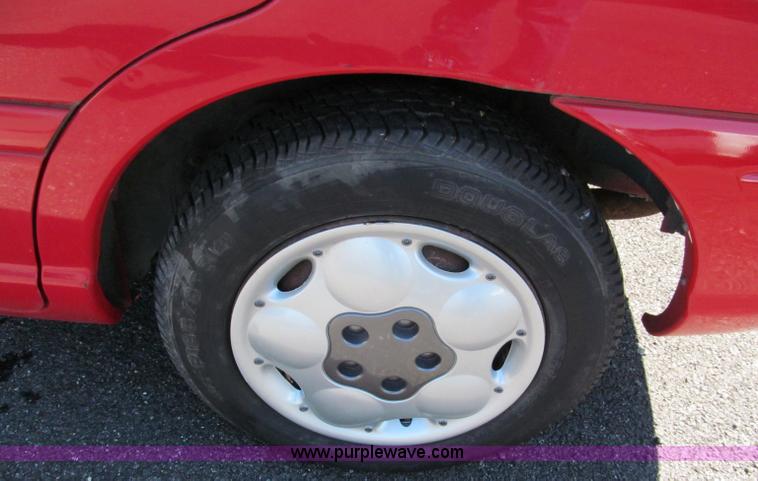 image for item E2175 1995 Plymouth Neon Highline
