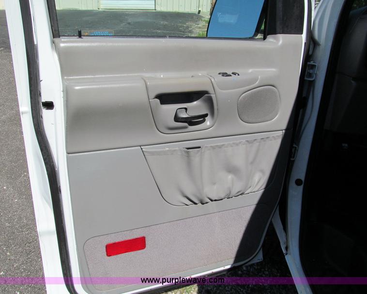 image for item E2177 1998 Ford E150 cargo van