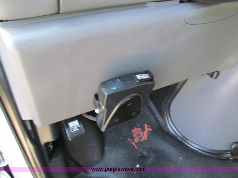 image for item E2177 1998 Ford E150 cargo van