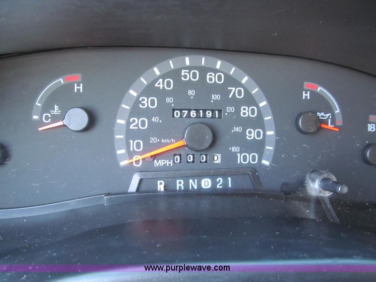 image for item E2177 1998 Ford E150 cargo van