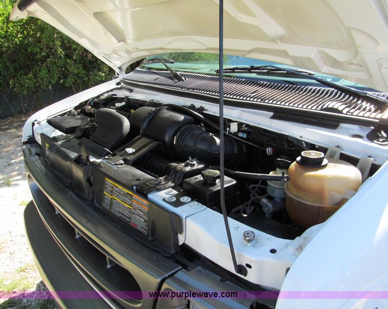 image for item E2177 1998 Ford E150 cargo van