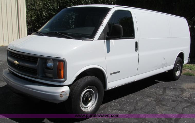 image for item E2178 2002 Chevrolet G3500 extended cargo van