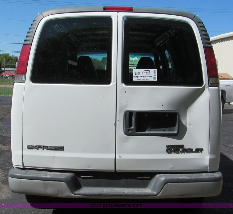 image for item E2178 2002 Chevrolet G3500 extended cargo van