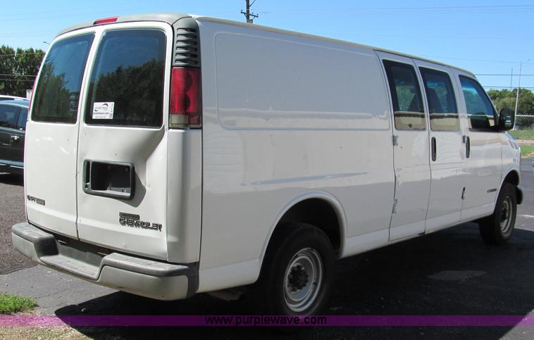 image for item E2178 2002 Chevrolet G3500 extended cargo van