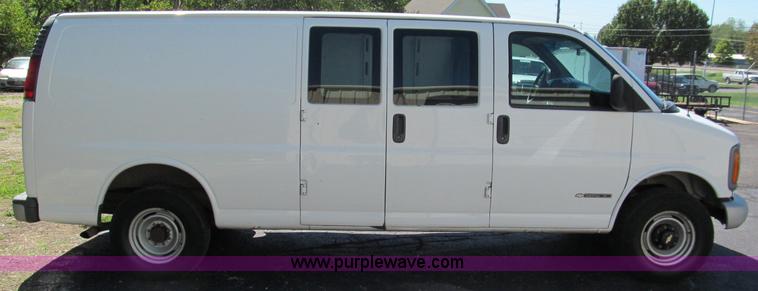 image for item E2178 2002 Chevrolet G3500 extended cargo van