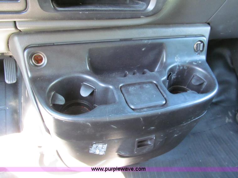 image for item E2178 2002 Chevrolet G3500 extended cargo van