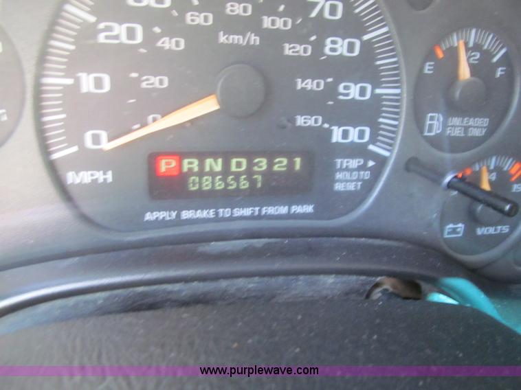 image for item E2178 2002 Chevrolet G3500 extended cargo van