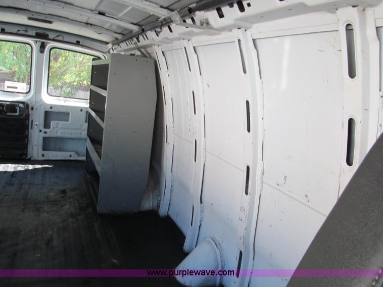 image for item E2178 2002 Chevrolet G3500 extended cargo van