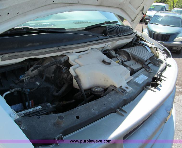 image for item E2178 2002 Chevrolet G3500 extended cargo van