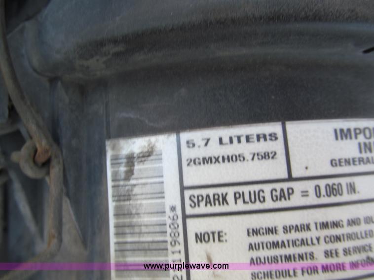 image for item E2178 2002 Chevrolet G3500 extended cargo van