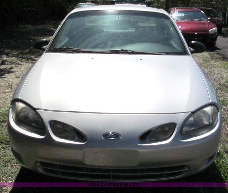 image for item E2179 2001 Ford Escort ZX2
