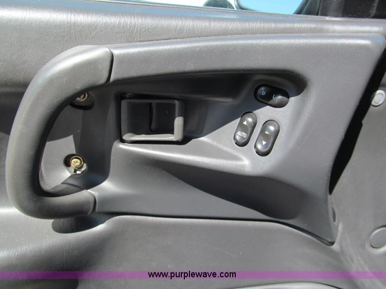 image for item E2179 2001 Ford Escort ZX2