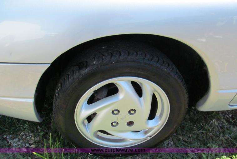 image for item E2179 2001 Ford Escort ZX2