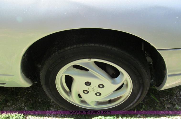 image for item E2179 2001 Ford Escort ZX2