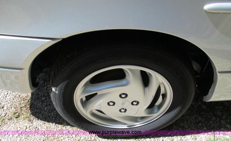 image for item E2179 2001 Ford Escort ZX2