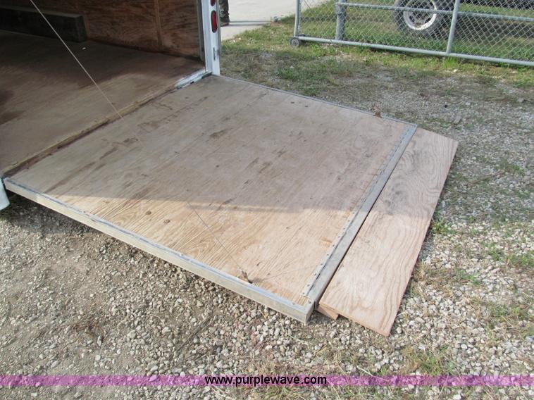 image for item E2181 2000 Avenger 24' v-nose enclosed trailer