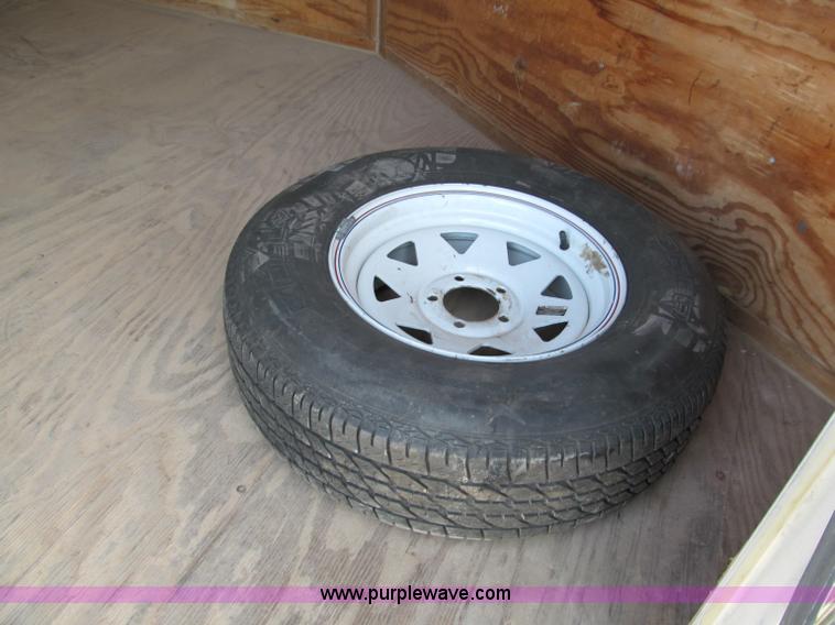 image for item E2181 2000 Avenger 24' v-nose enclosed trailer