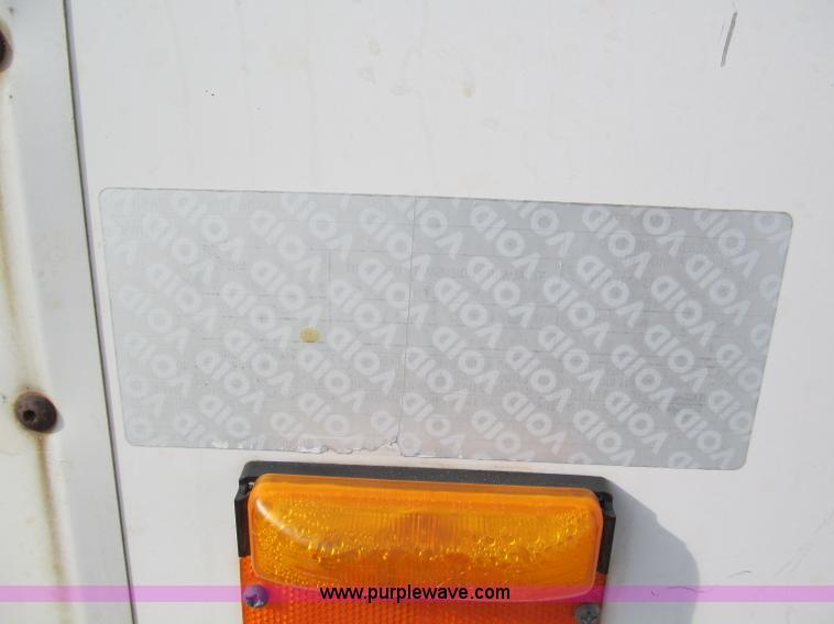 image for item E2181 2000 Avenger 24' v-nose enclosed trailer