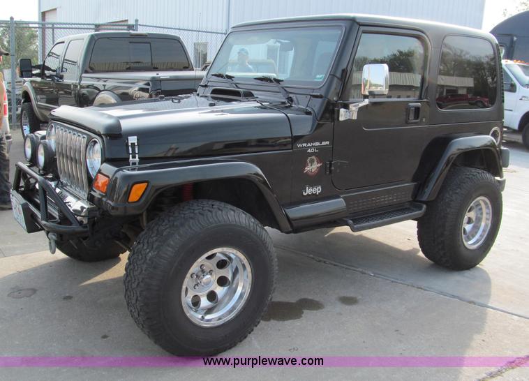 image for item E2183 2000 Jeep Wrangler Sahara SUV