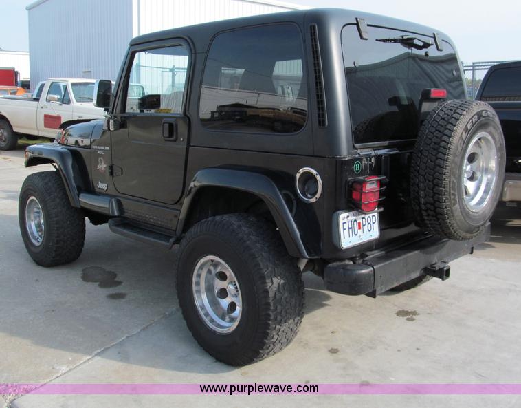 image for item E2183 2000 Jeep Wrangler Sahara SUV