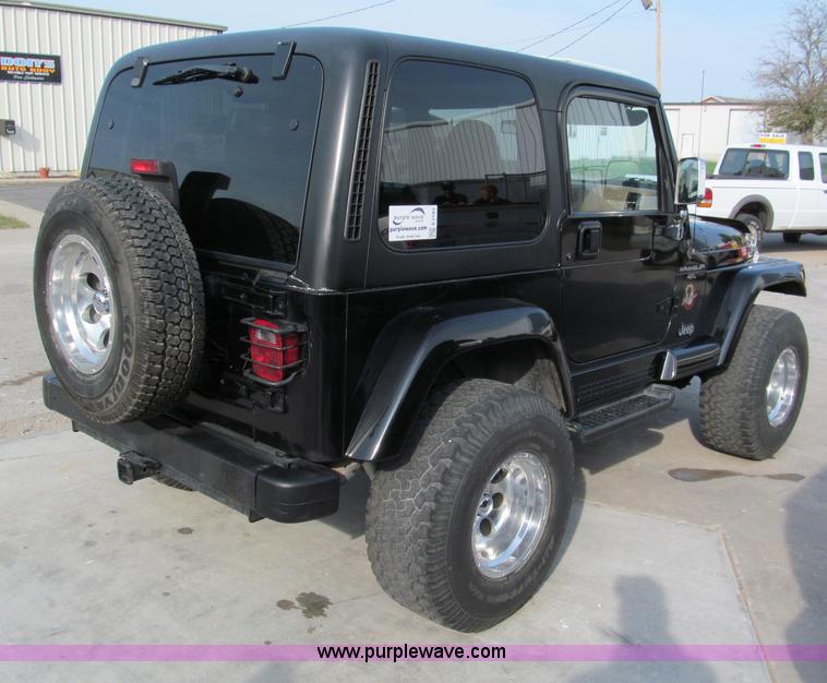 image for item E2183 2000 Jeep Wrangler Sahara SUV