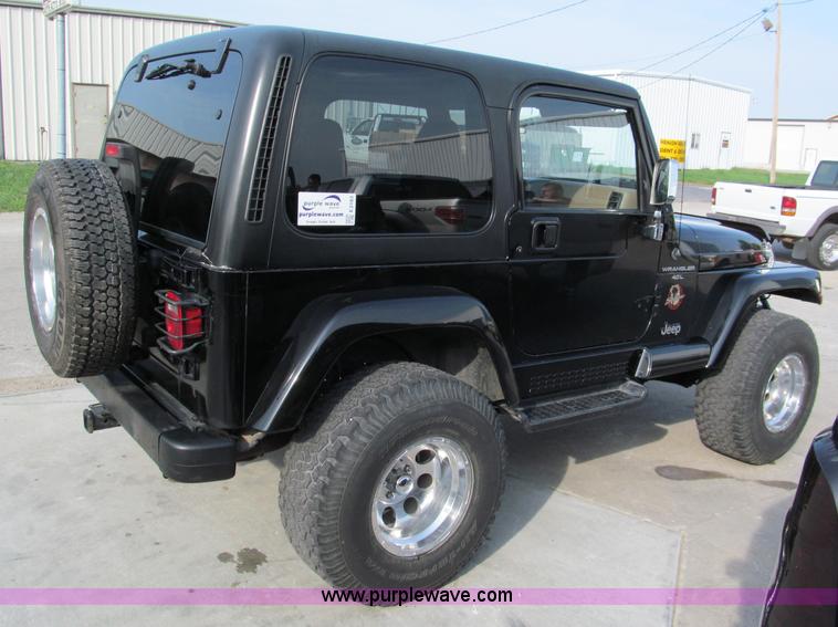 image for item E2183 2000 Jeep Wrangler Sahara SUV