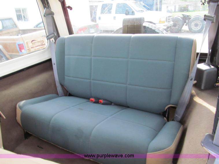 image for item E2183 2000 Jeep Wrangler Sahara SUV