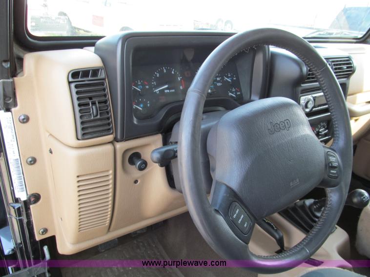 image for item E2183 2000 Jeep Wrangler Sahara SUV