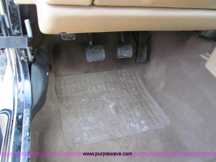 image for item E2183 2000 Jeep Wrangler Sahara SUV