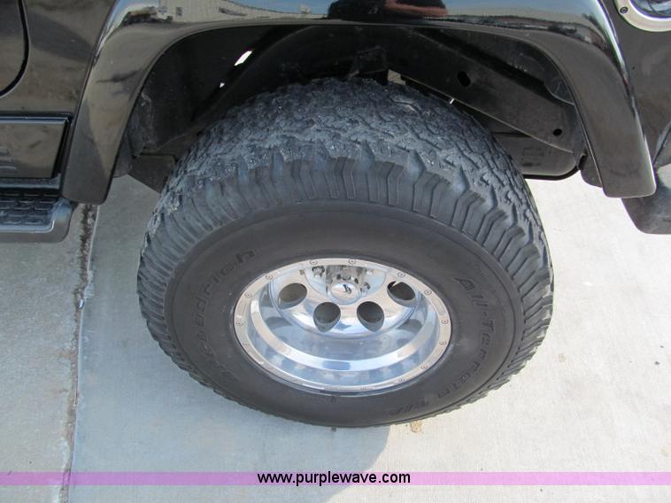 image for item E2183 2000 Jeep Wrangler Sahara SUV